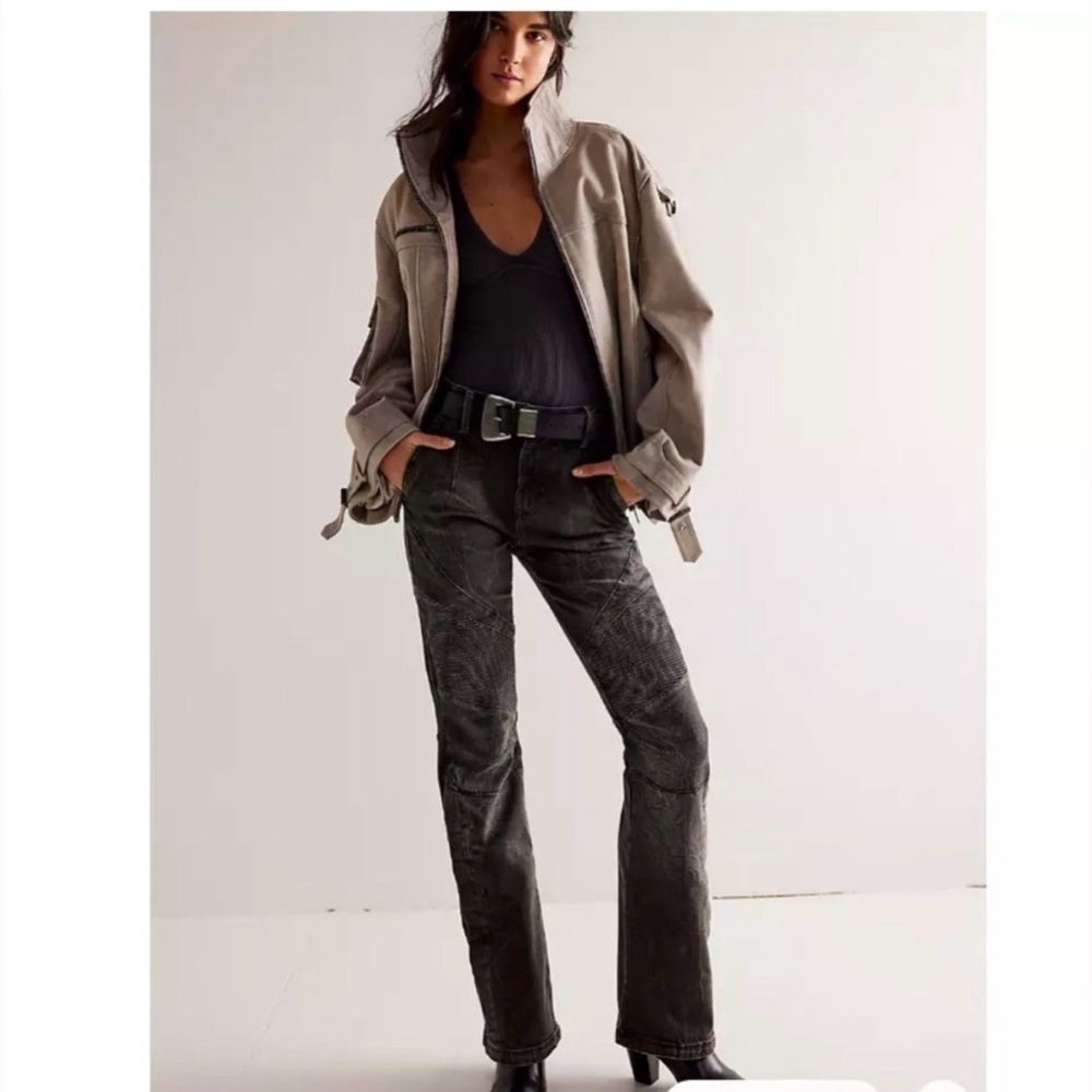 We The Free NWT Vector Moto Mid Rise Flare Jeans- Size 26